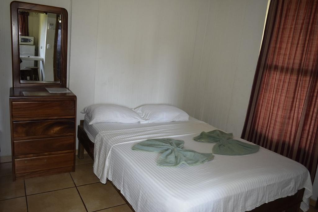 Villas Maria Luisa อูวีตา ภายนอก รูปภาพ